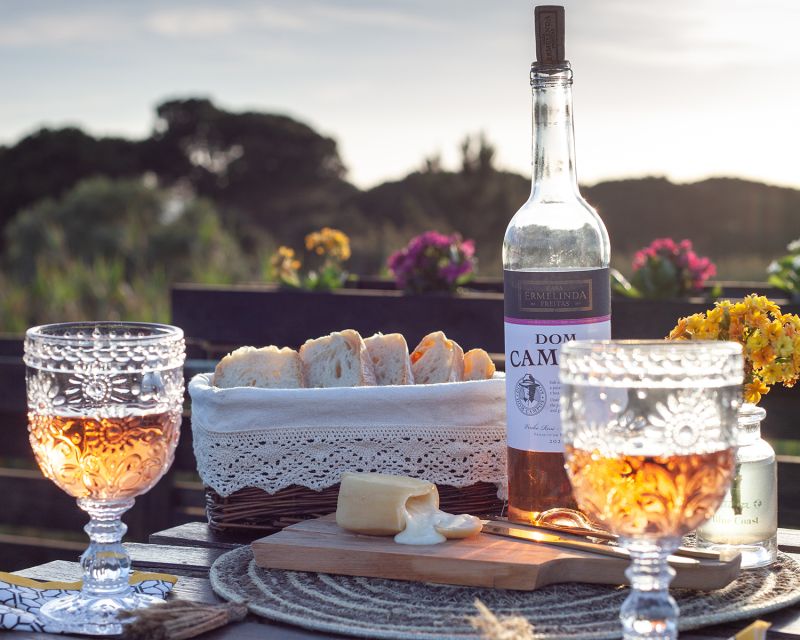Lisbon Getaway: Private Arrábida Wine & Food Tour - Arrábida’s viewpoints and the road to Azeitão