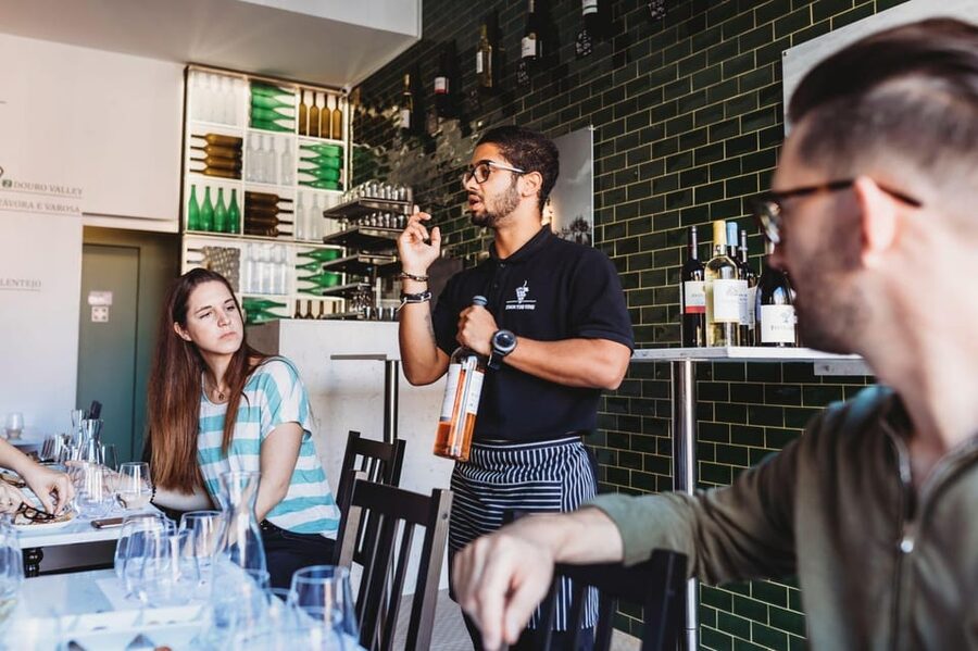 Lisbon: Guided Port Wine Tasting Apéritif/Digestif - The guides make the difference