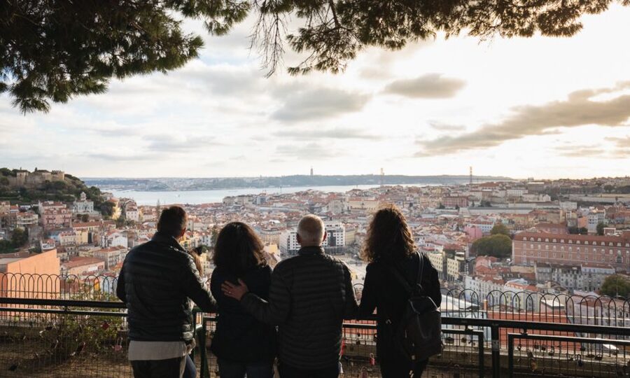 Lisbon: Half-Day Private Guided Tuk-Tuk Tour - What the guide adds to the ride