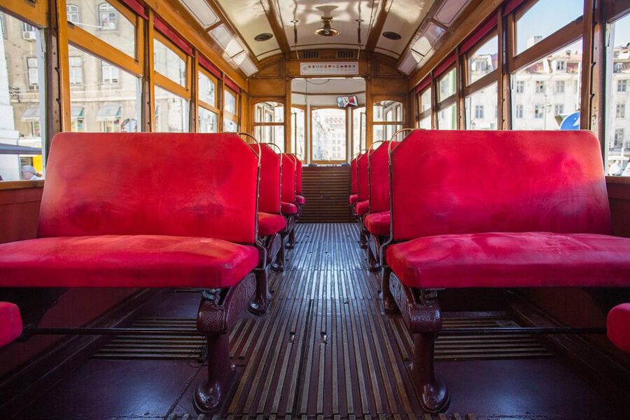 Lisbon: Hills Red Tram Tour by Tram 28 Route 24-Hour Ticket - Castelo São Jorge and the upper quarters