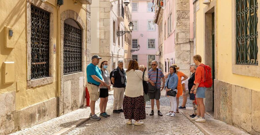 Lisbon: History, Stories and Lifestyle Walking Tour - Key points to know before you book