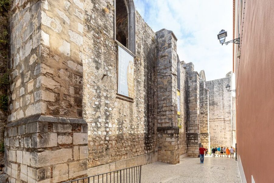 Lisbon: History, Stories and Lifestyle Walking Tour - Carmo Convent and the 1974 revolution