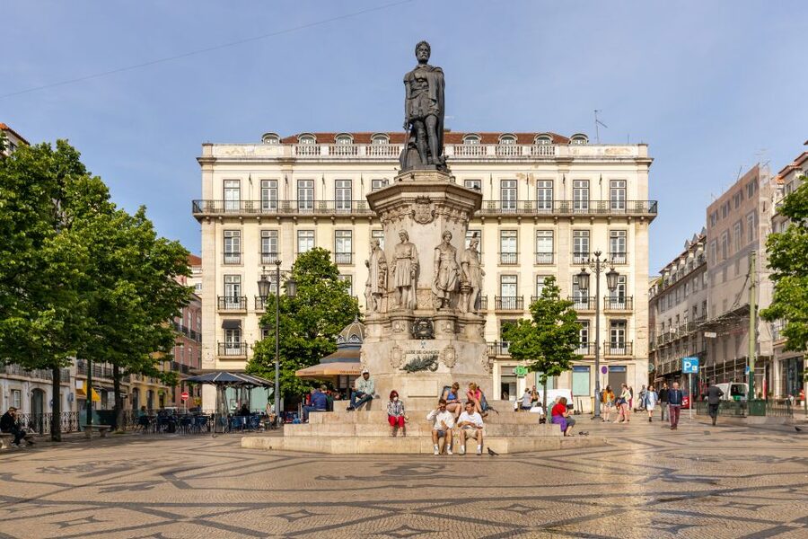 Lisbon: History, Stories and Lifestyle Walking Tour - Portas do Sol, São Vicente, and the Tagus