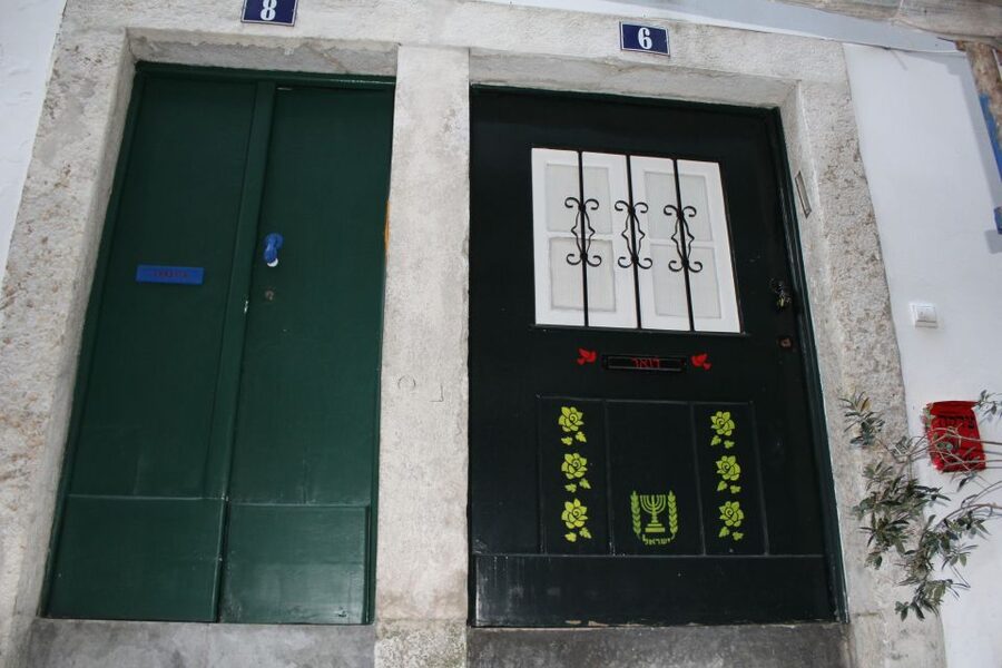 Lisbon: Jewish History in Portugal Guided Walking Tour - Reading Lisbon through its Jewish past