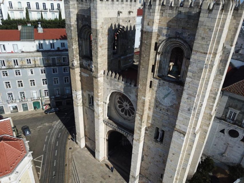 Lisbon: Lisbon Cathedral Entry Ticket - The ambulatory and radiant chapels
