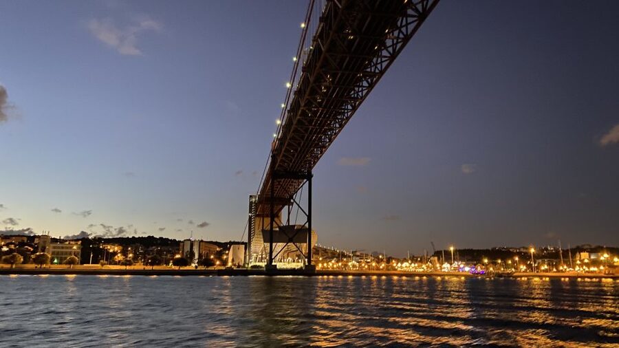 Lisbon: Luxury Sailboat Cruise at Night - Why Lisbon looks best from the Tagus after dark