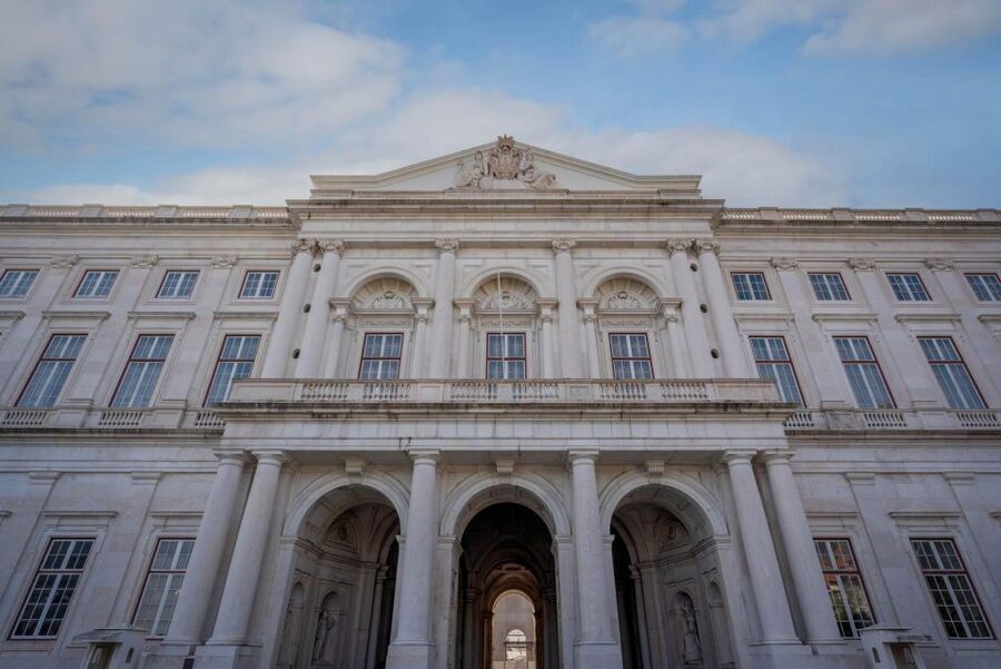 Lisbon: National Palace of Ajuda E-Ticket & City Audio Guide - The throne hall and views toward the Tagus
