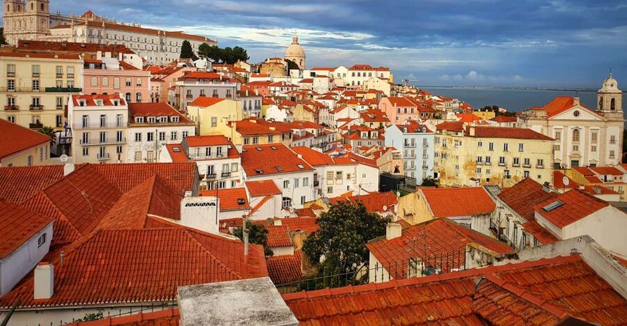 Lisbon: Old Town TukTuk Tour and Scenic Viewpoints in Alfama - Alfama and Graça, where the tuk tuk earns its keep