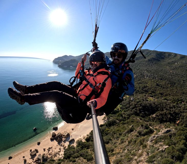 Lisbon: Paragliding Tandem Flight - Choosing between a sightseeing flight and aerobatics