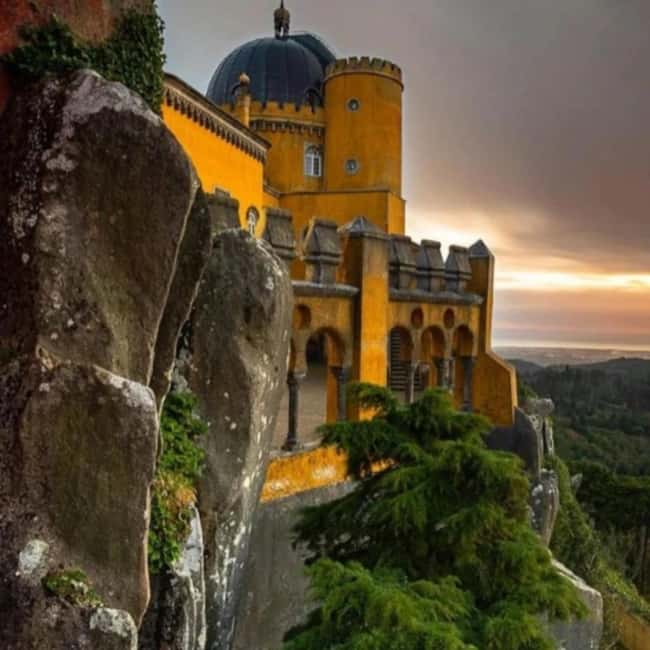 Lisbon: Pena Palace, Regaleira, Sintra, and Cascais Day Trip - Smart ways to prepare for the day