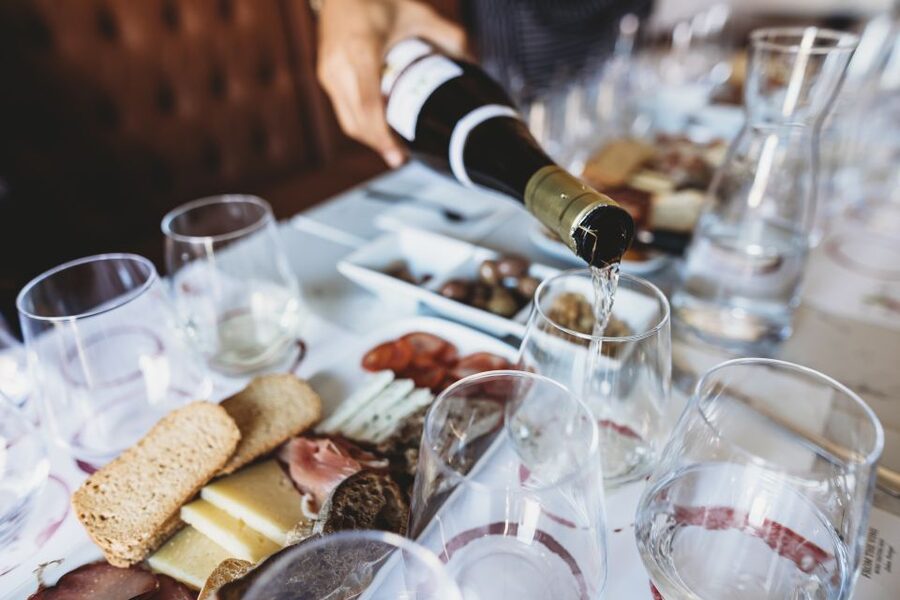 Lisbon: Portuguese Wine and Cheese Tasting with Lunch - The food pairing is more than decoration