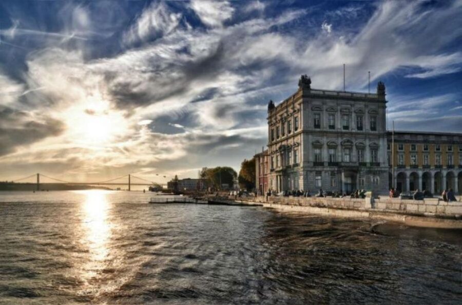 Lisbon: Private City Tour by Eco Tuk Tuk - Praça do Comércio and the Tagus