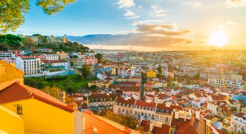 Lisbon: Private City Tour by Tuk-Tuk - Graça, São Vicente, and the National Pantheon