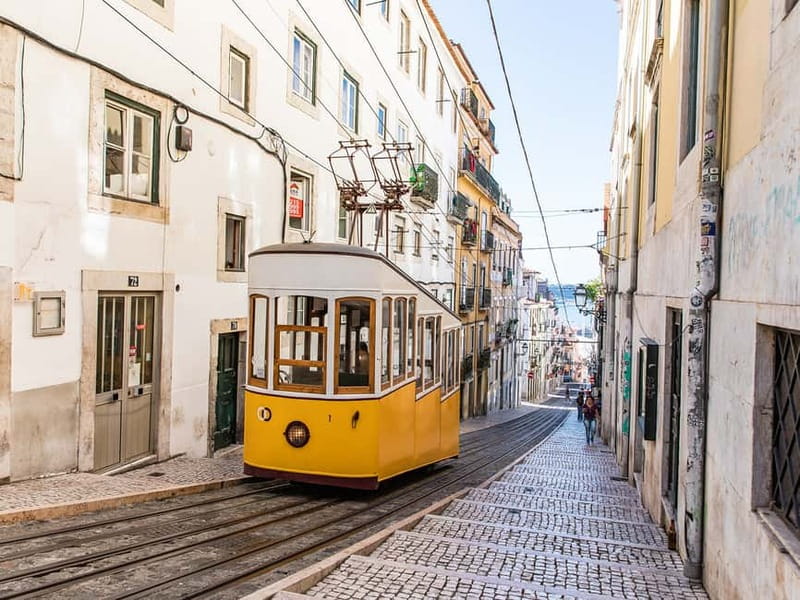 Lisbon: Private Guided Tour by Electric Tuk Tuk - Graça, São Vicente, and Alfama