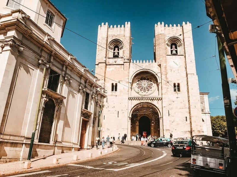 Lisbon: Private Guided Tour by Electric Tuk Tuk - Largo do Carmo and the final city view