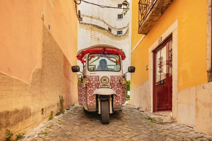 Lisbon: Private Guided Tuk-Tuk Tour with Hotel Pickup - What the guides add