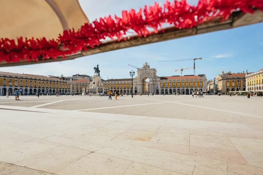 Lisbon: Private Guided Tuk-Tuk Tour with Hotel Pickup - Choosing between two, three, and four hours