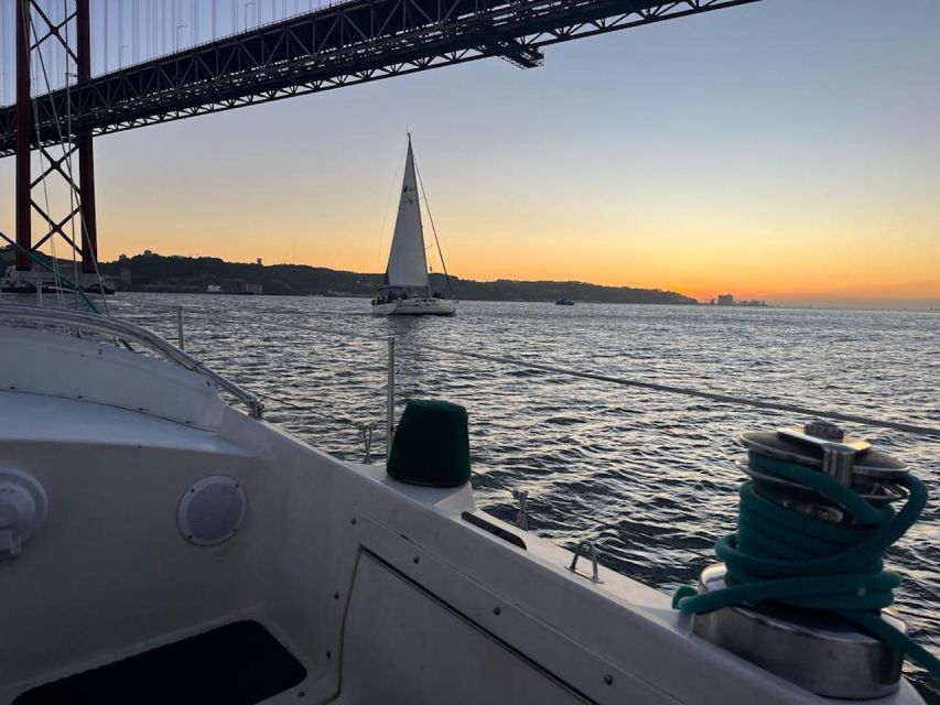 Lisbon: Private Sailing City & Sunset Tour - Key points before you book