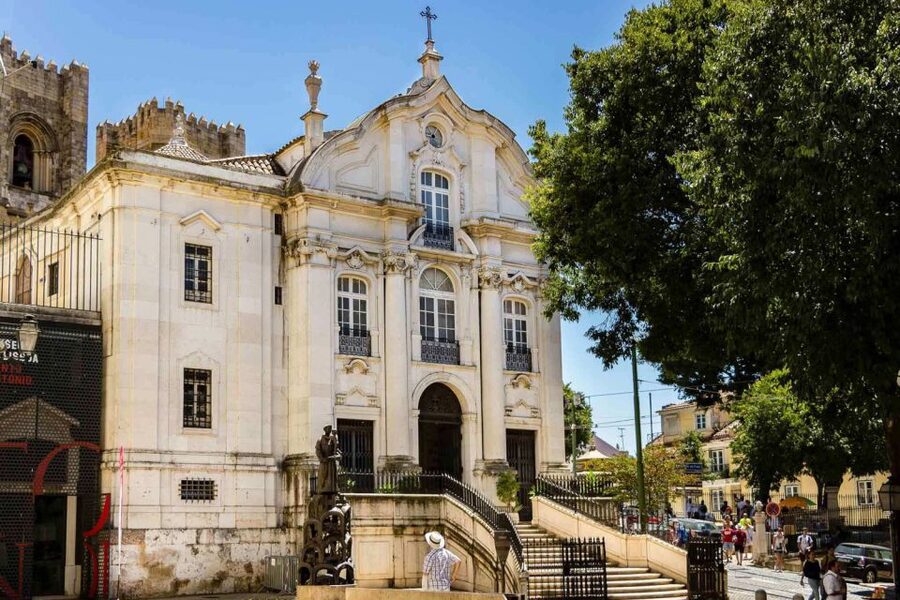 Lisbon: Private Sightseeing Tour in a Vintage Tuk Tuk - Is $159 good value for four people?