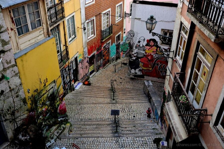 Lisbon: Private Sightseeing Tour in a Vintage Tuk Tuk - Should you book it?