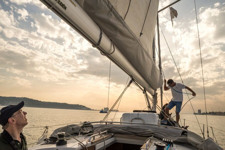 Lisbon: Private Sunset Cruise on the Tagus River with Drink - The return route and Cristo-Rei’s outstretched arms