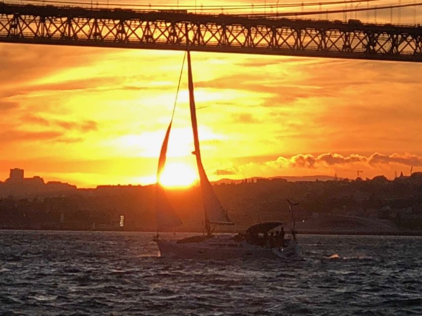 Lisbon: Private Sunset Sailing Tour with Champagne - Key points to know before booking