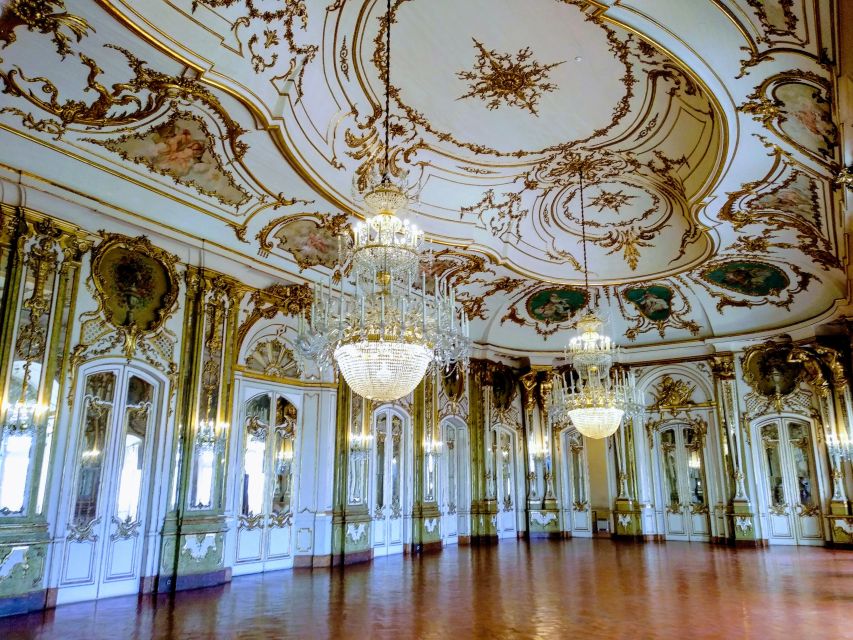 Lisbon: Private Tour Sintra, Cabo da Roca and Cascais - A glimpse of Seteais and Monserrate