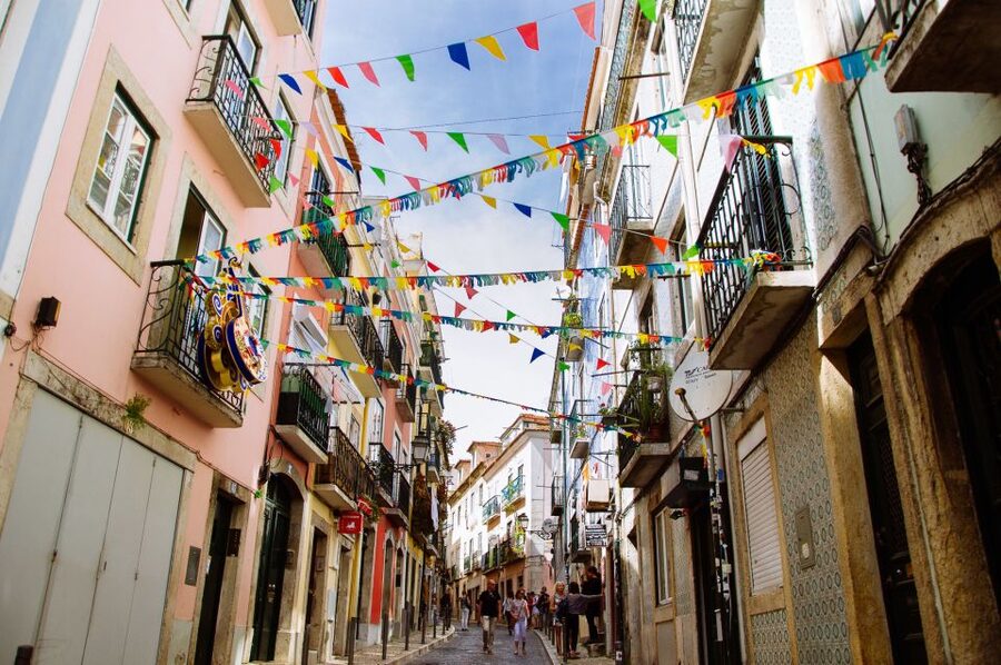 Lisbon: Private Tour with Locals – Highlights & Hidden Gems - Bairro Alto, city views, and Lisbon after dark