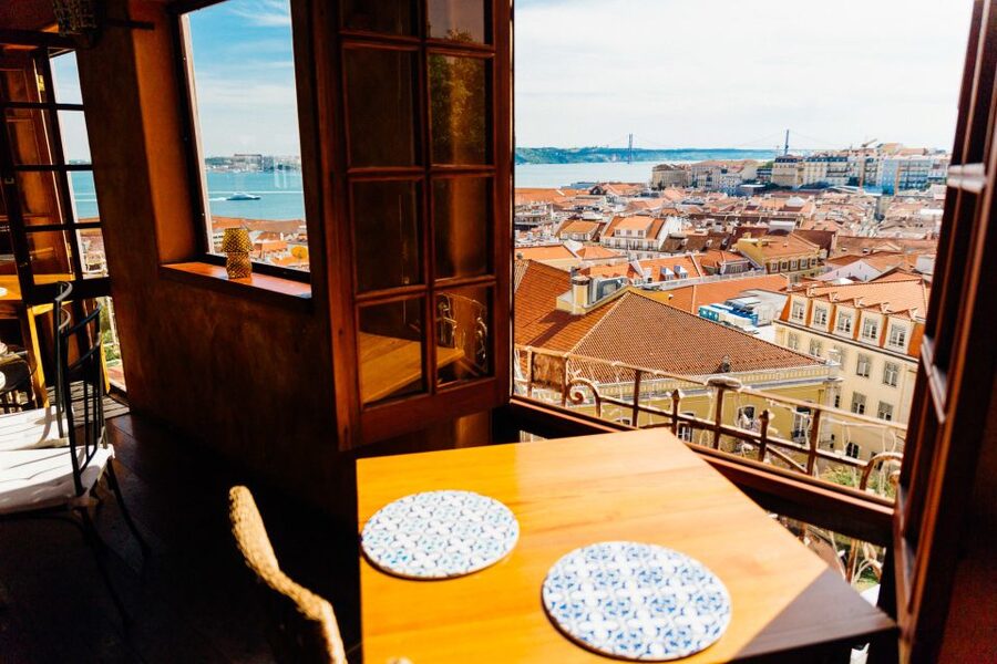 Lisbon: Private Tour with Locals – Highlights & Hidden Gems - Lesser-known corners and the local point of view