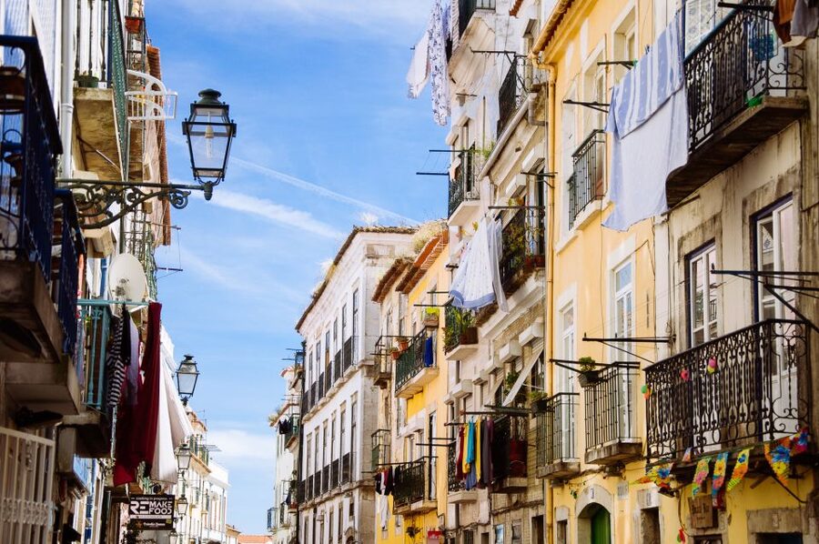 Lisbon: Private Tour with Locals – Highlights & Hidden Gems - What the three hours can and cannot cover