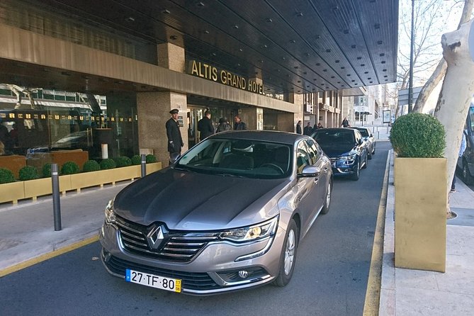 Lisbon Private Transfer to Airport - Families, older adults, and passengers with mobility needs