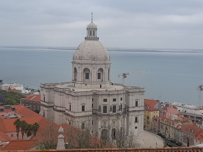Lisbon: Private Tuk-Tuk Tour for 2 hours - Starting at the Hard Rock Cafe