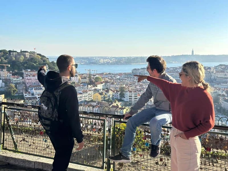 Lisbon: Private Tuk Tuk Tour with Optional Boat Cruise - What the guides add to the ride