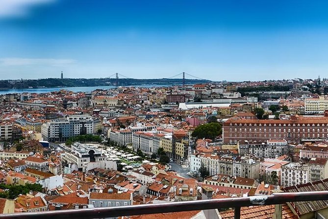 Lisbon - Private Vintage Tuk Tour with Hotel Pickup - Lisbon Cathedral and the city’s historic core