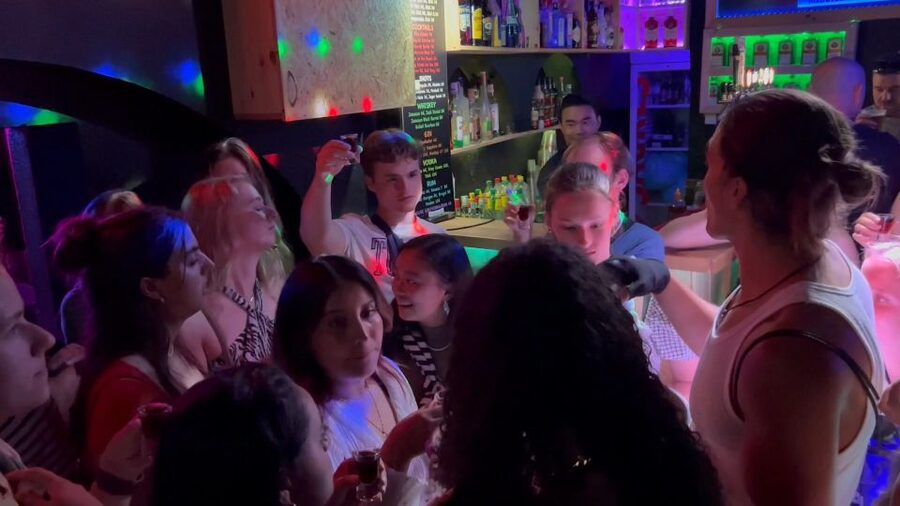 Lisbon Pub Crawl: Unlimited Drinks, Shots & V.I.P Club Entry - Who should book this night out?