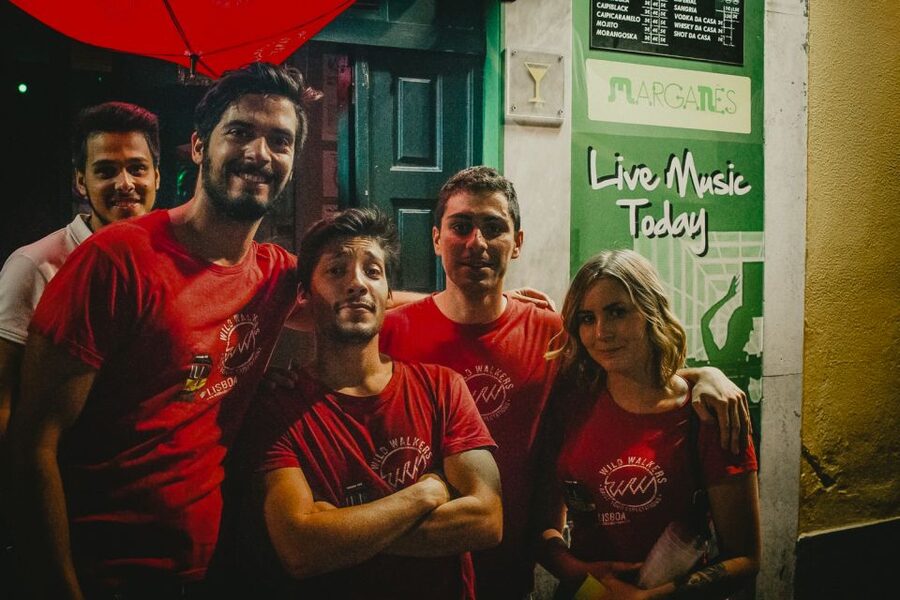 Lisbon: Pub Crawl with Open Bar and VIP Club Entry - Key points at a glance