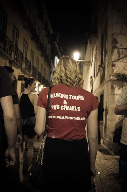 Lisbon: Pub Crawl with Open Bar and VIP Club Entry - What the guides add to the night