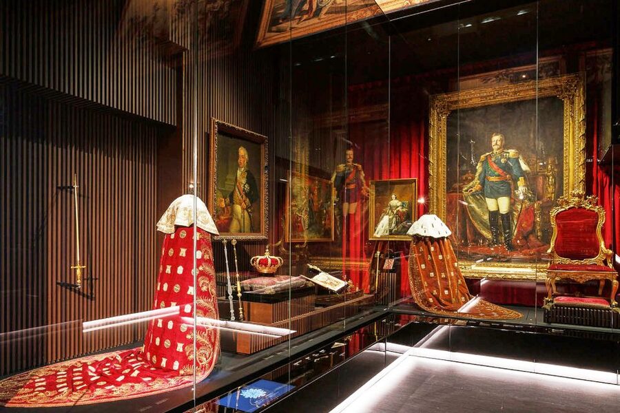 Lisbon: Royal Treasure Museum Entry Ticket - Coins, medals, and the public face of the Crown