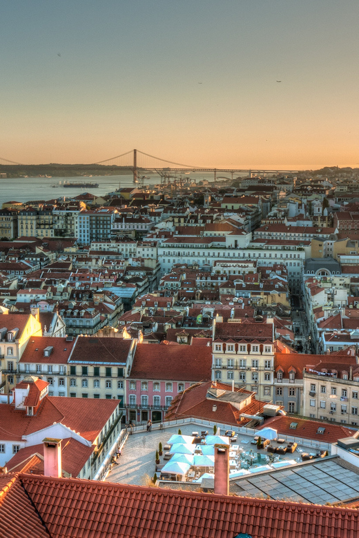 Lisbon's historic old town in a tuk-tuk in German - Mouraria, where Lisbon’s streets feel close and local