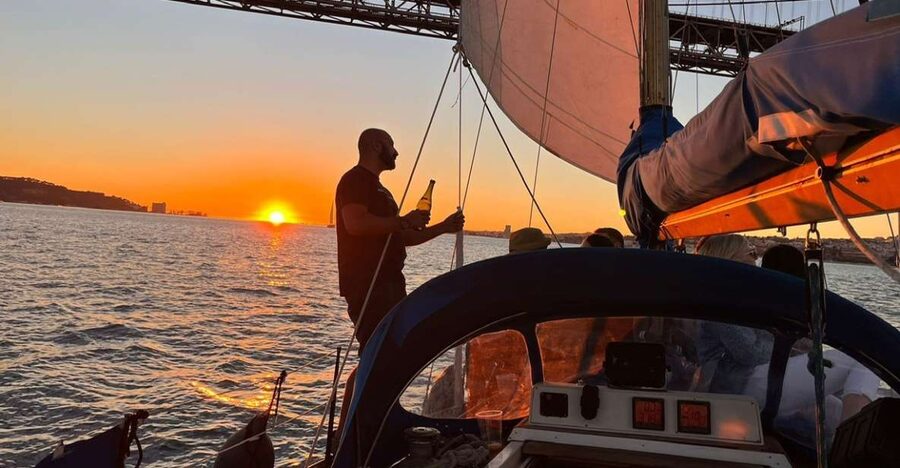 Lisbon: Sailboat Sunset Tour with a Drink - Key points at a glance