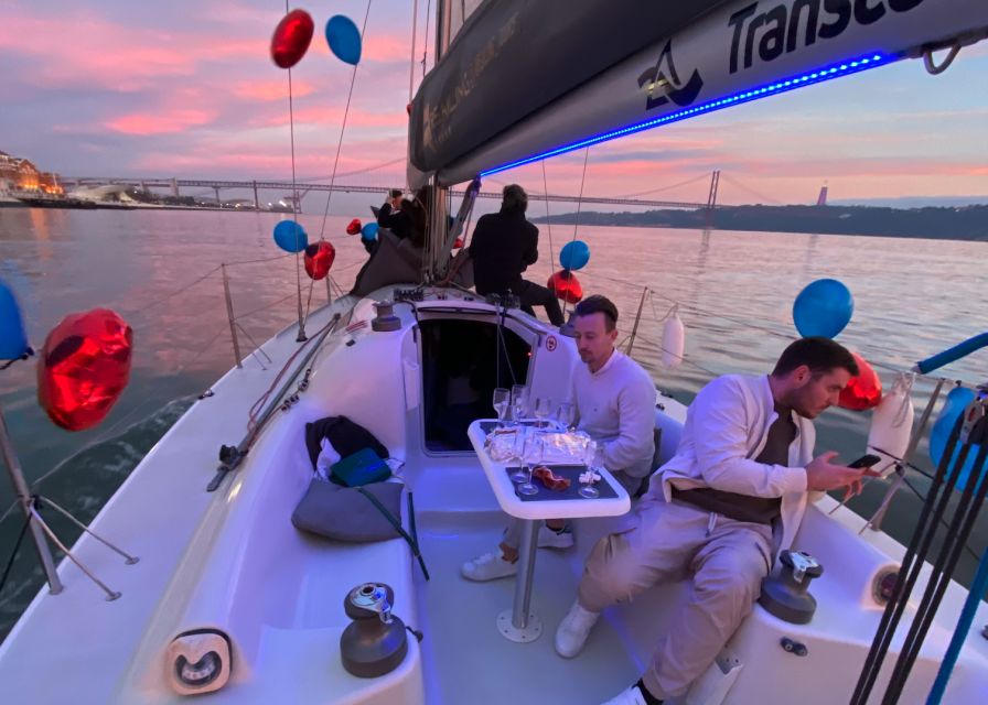 Lisbon: Sailboat Tour w/ Local Guide and Open Bar Green Wine - Why this small sailboat works so well