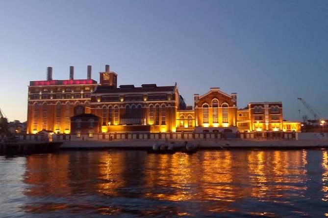 Lisbon Sailing Tour: 2-Hour Cultural Scenic Cruise with Wine - Praça do Comércio and the central waterfront