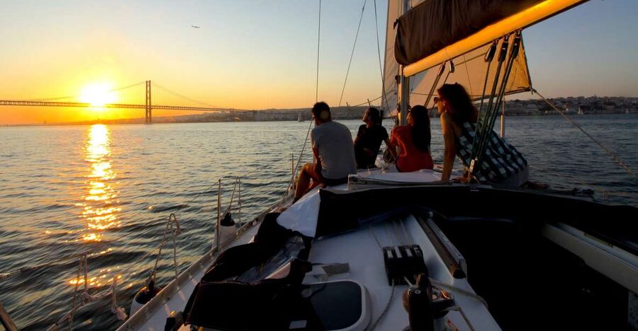 Lisbon: Sailing Tour with Wine and Snacks - Key points to know before you book