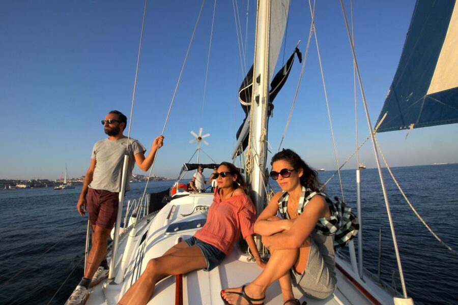 Lisbon: Sailing Tour with Wine and Snacks - Why Lisbon looks different from the Tagus