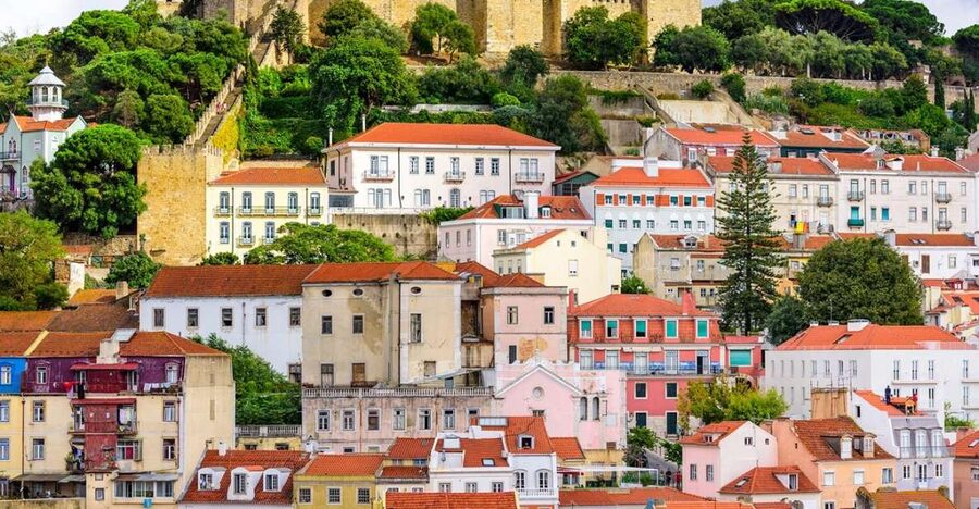 Lisbon: Saint George's Castle Entry Ticket and Guided Visit - What the 1.5-hour castle visit covers