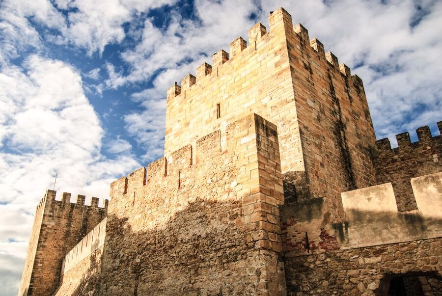 Lisbon: Sao Jorge Castle Skip-the-Line Ticket with Guide - Why São Jorge Castle makes sense as a first Lisbon stop