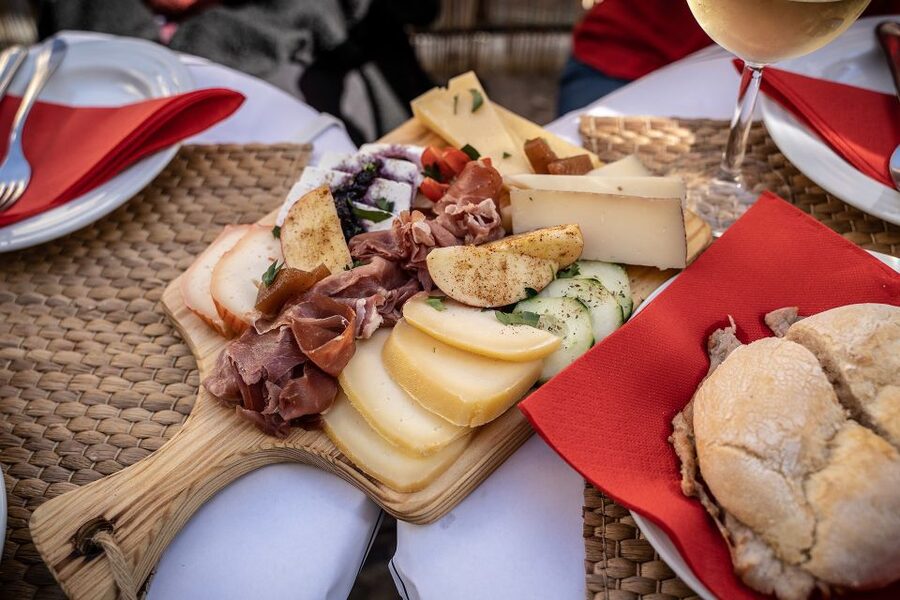 Lisbon: Segway Food Tour of Alfama and Old Town Lisbon - What the guides add to the ride
