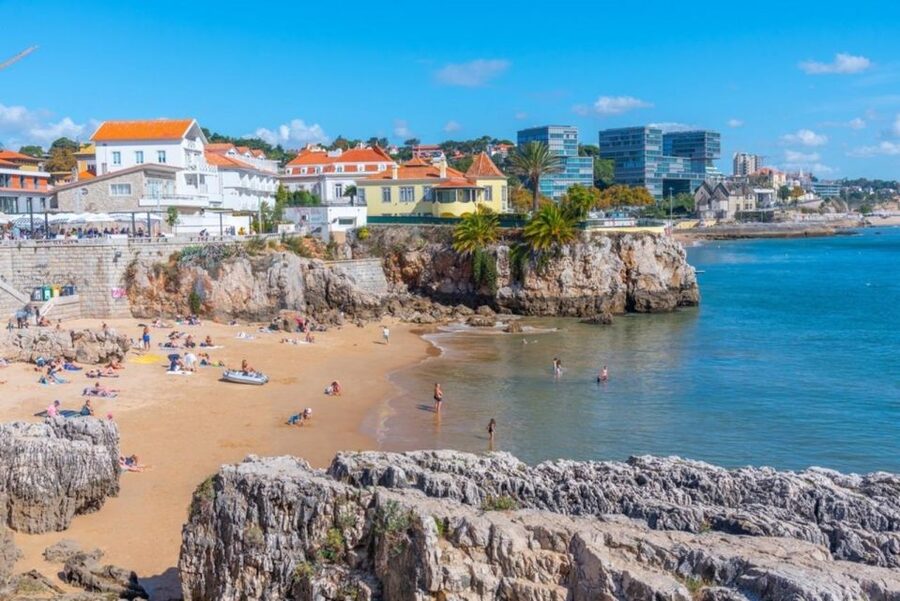 Lisbon: Sintra, Pena, Cabo da Roca Coast & Cascais Day Tour - Guide quality and the feel of the day