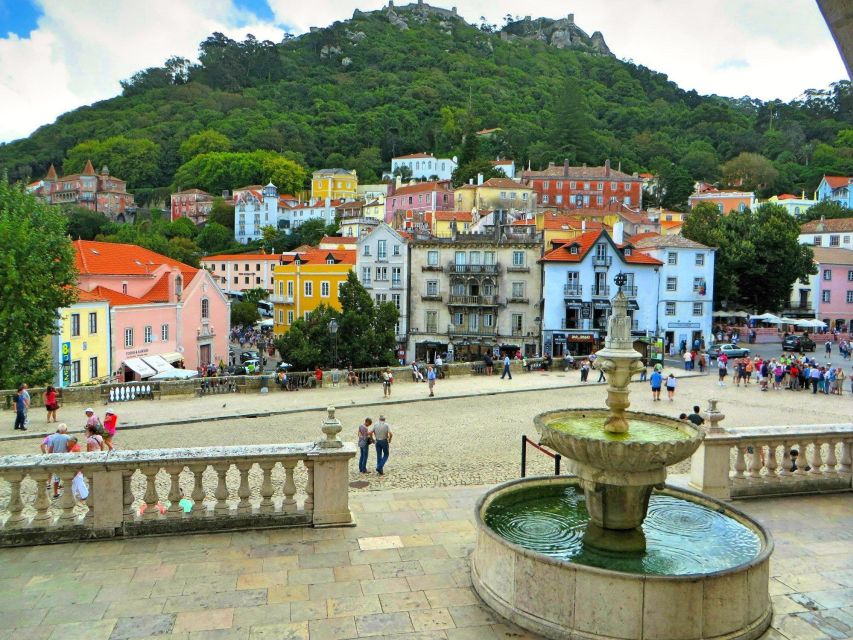 Lisbon: Sintra & Pena Palace Guided Tour with Hotel Pickup - Why this route works so well from Lisbon