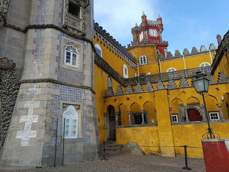 Lisbon: Sintra, Pena Palace, Moorish Castle & Regaleira Tour - Sintra Old Town: a short pause for food and local flavor